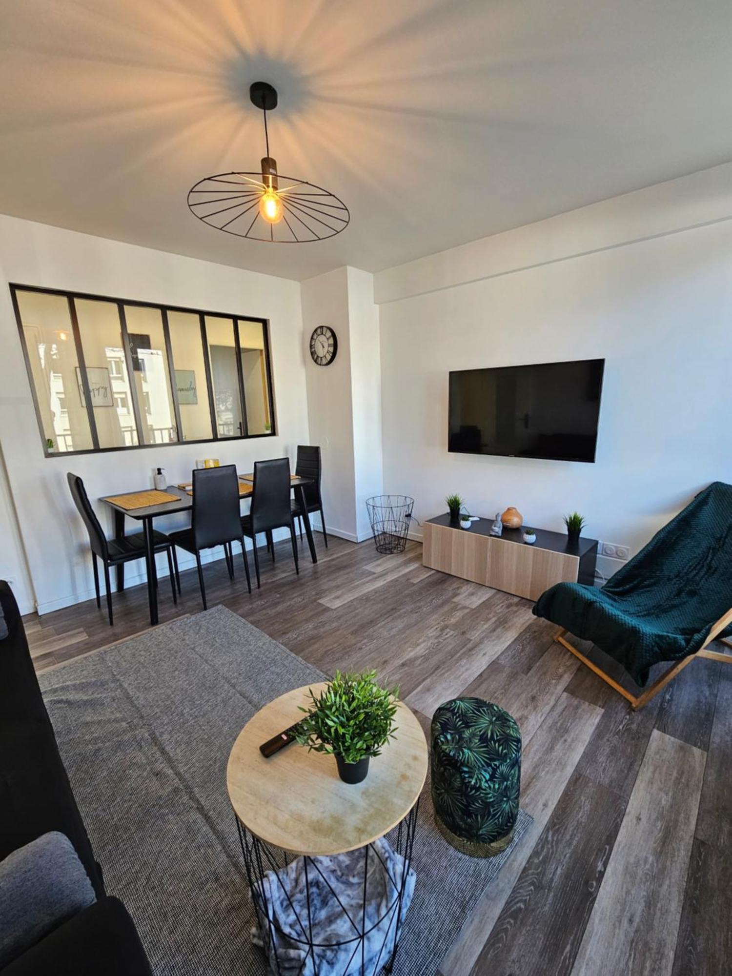 Charmant & Spacieux 3 Chambres - Mm Apartment - Lyon Grand Parilly Venissieux Ngoại thất bức ảnh
